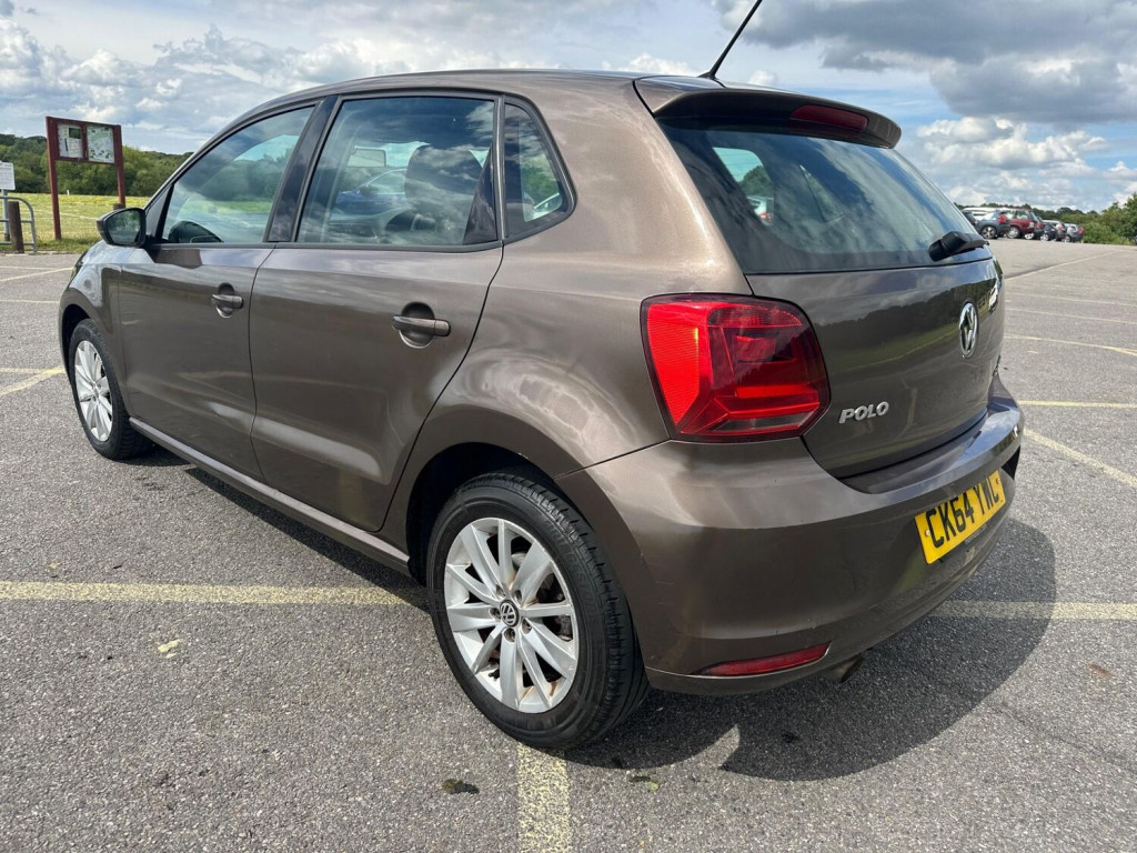 VOLKSWAGEN POLO