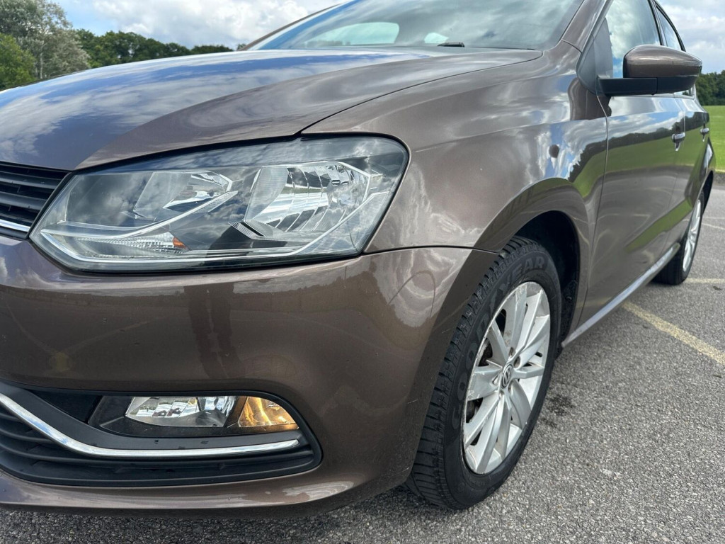 VOLKSWAGEN POLO