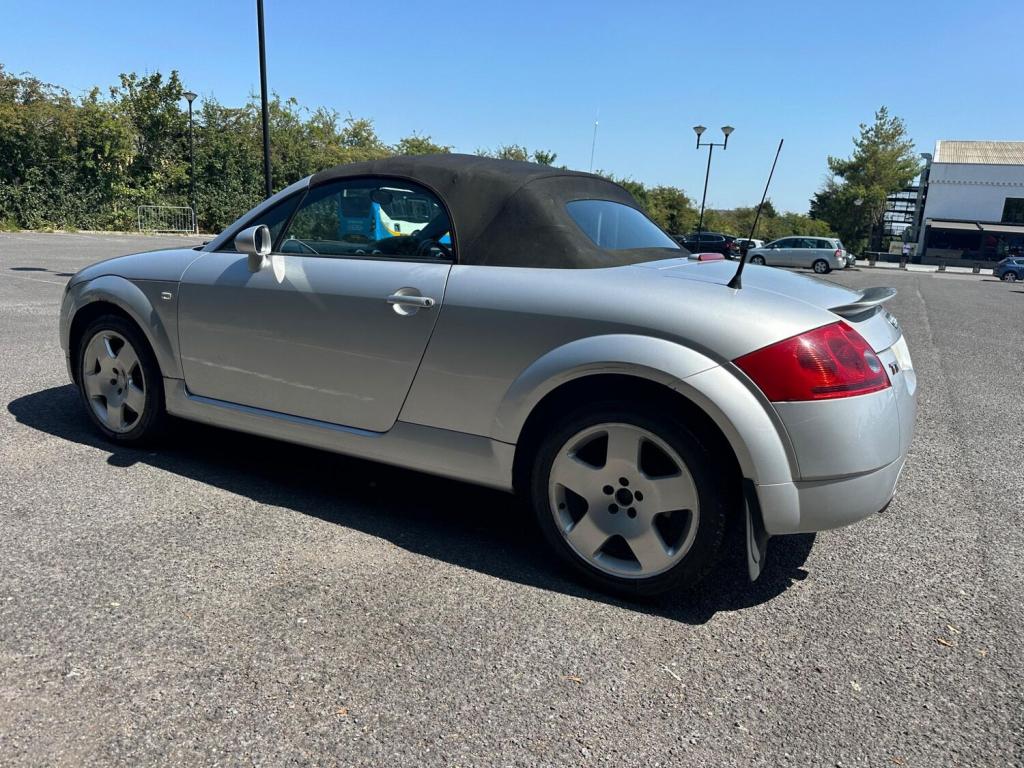 AUDI TT