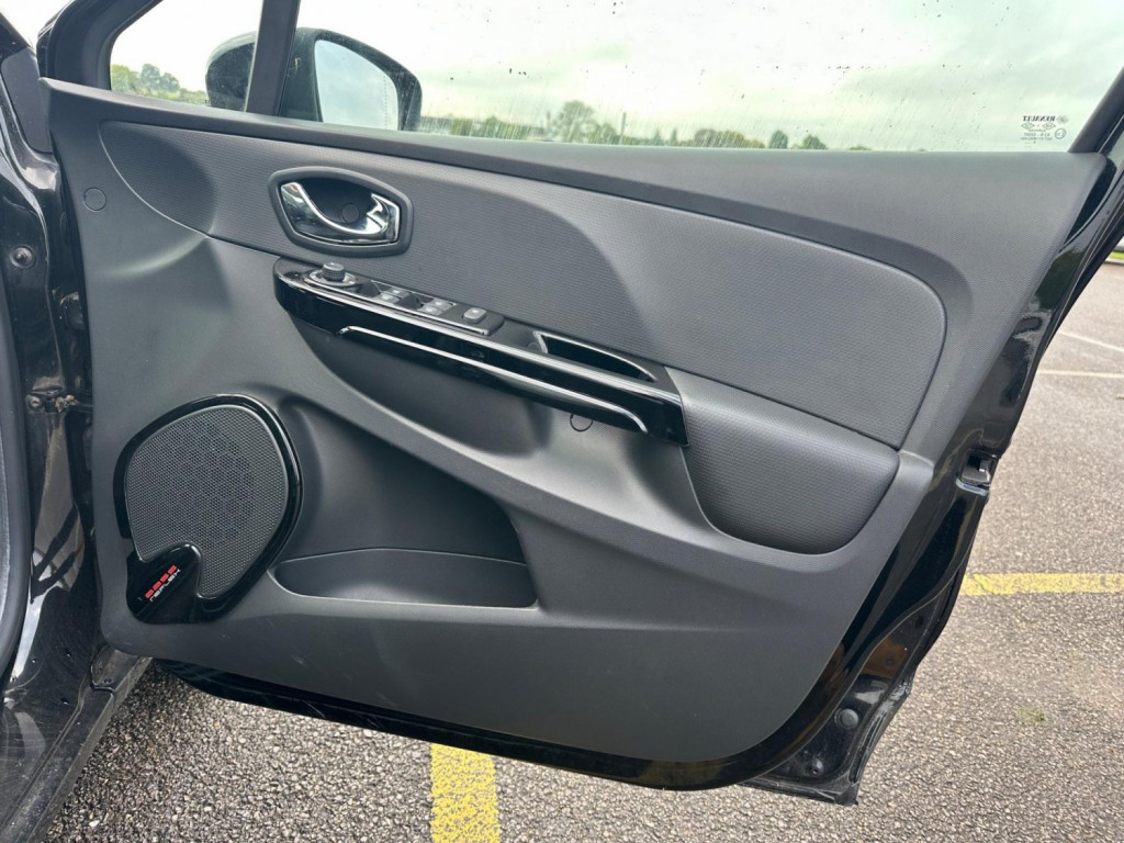 RENAULT CLIO