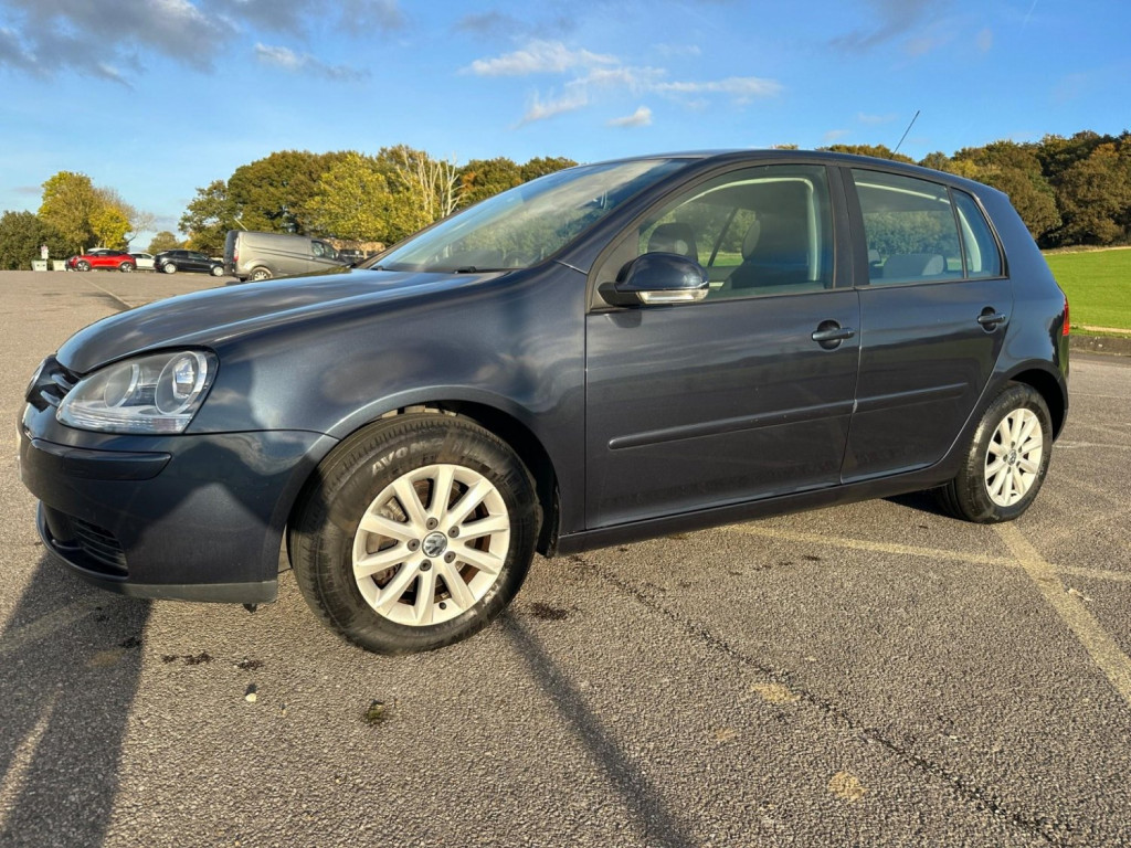 VOLKSWAGEN GOLF