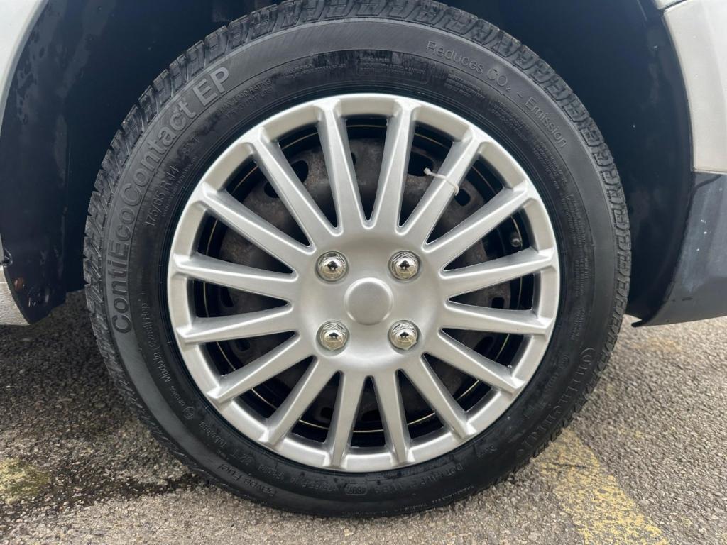 VOLKSWAGEN FOX