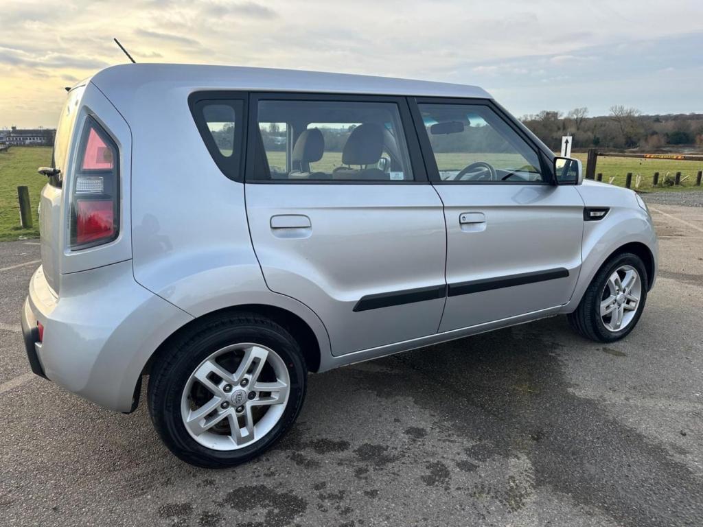 KIA SOUL