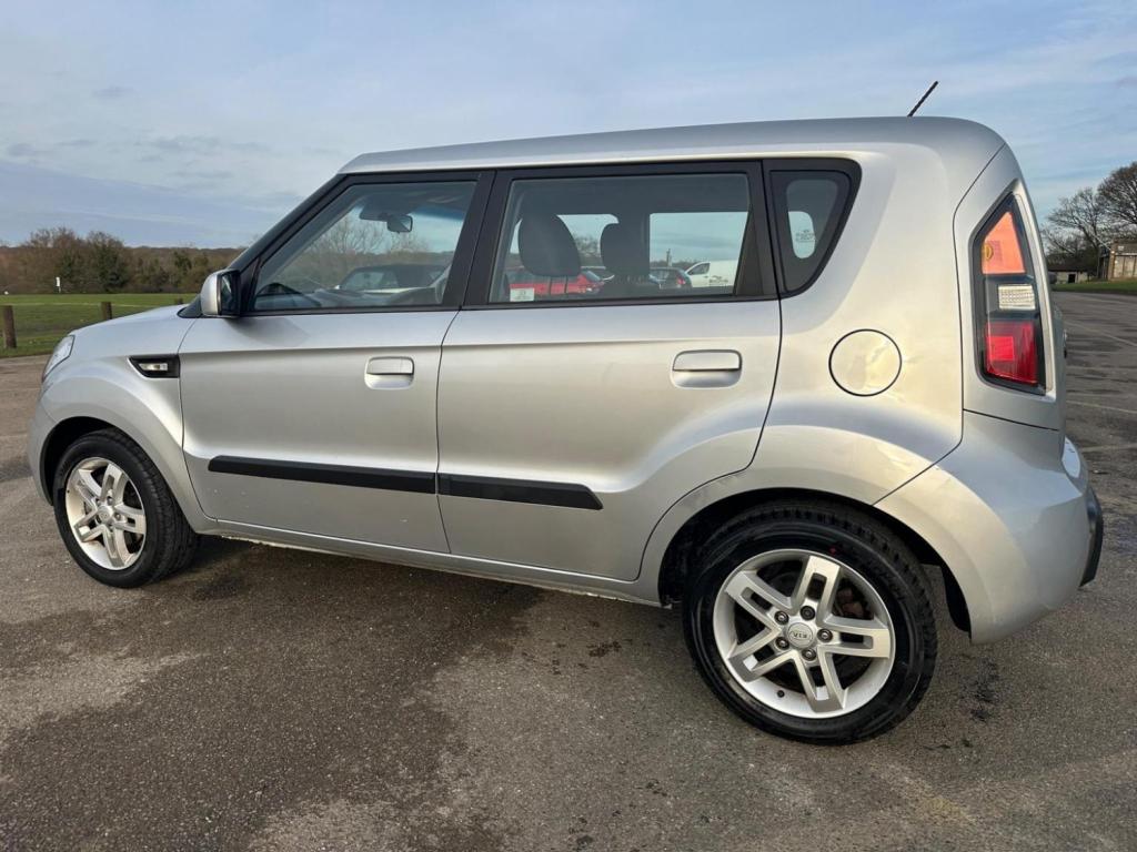 KIA SOUL