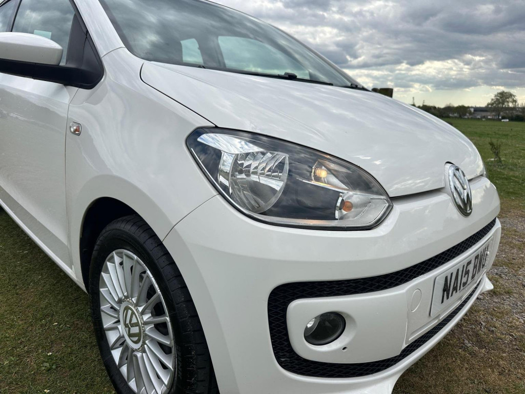VOLKSWAGEN UP