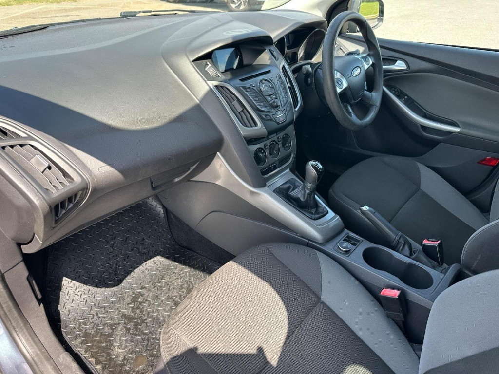 FORD FOCUS