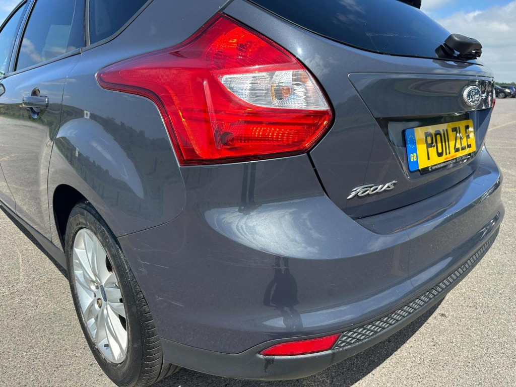 FORD FOCUS