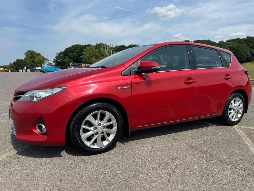 TOYOTA AURIS