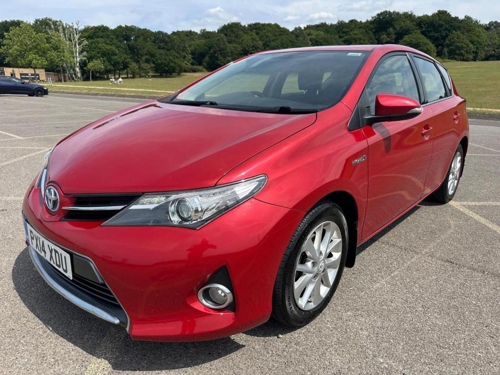 TOYOTA AURIS