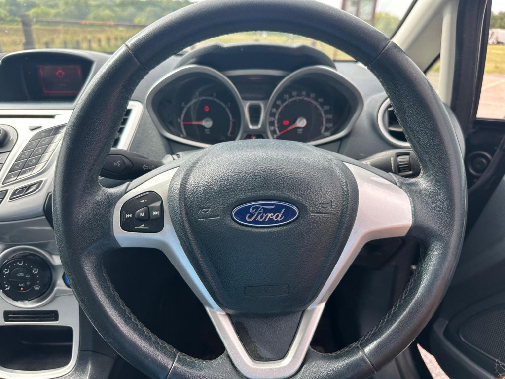 FORD FIESTA
