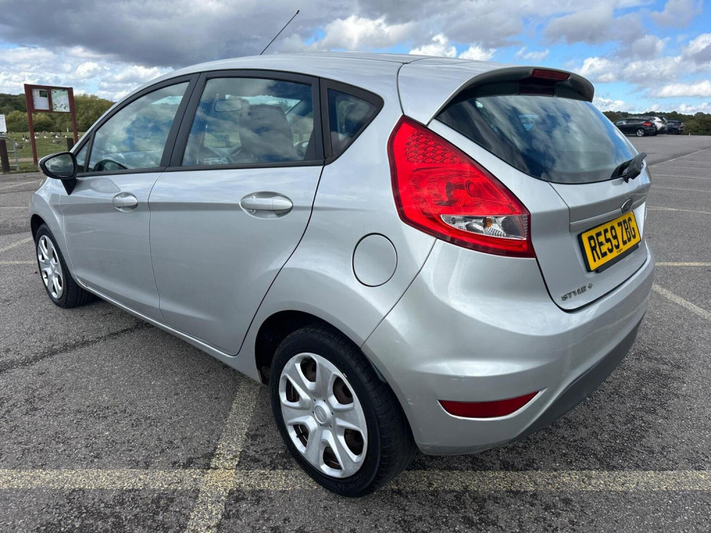 FORD FIESTA