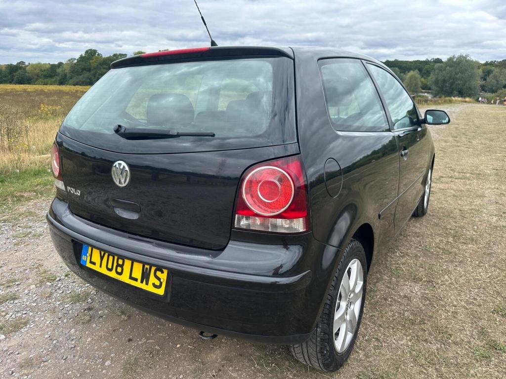 VOLKSWAGEN POLO