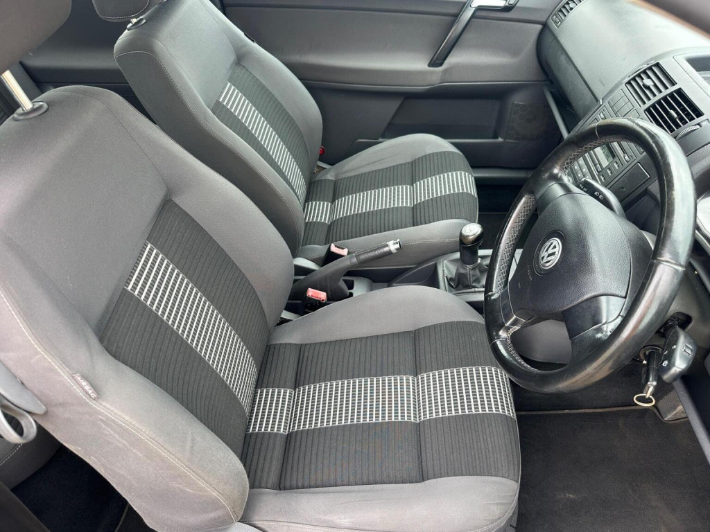 VOLKSWAGEN POLO