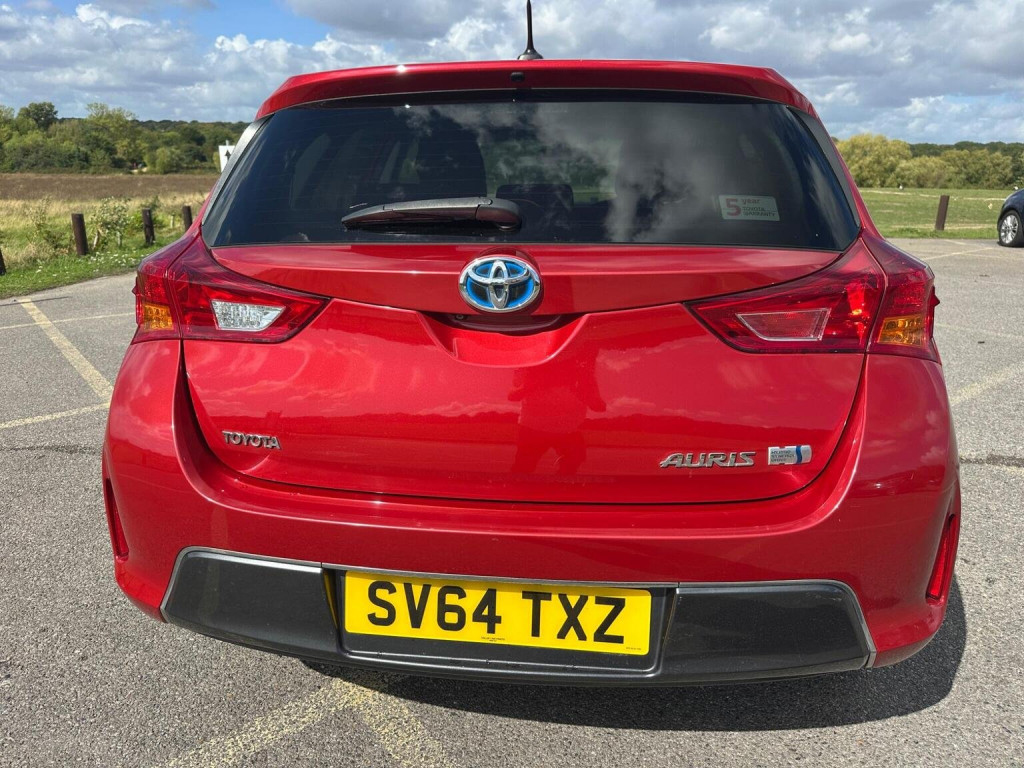 TOYOTA AURIS