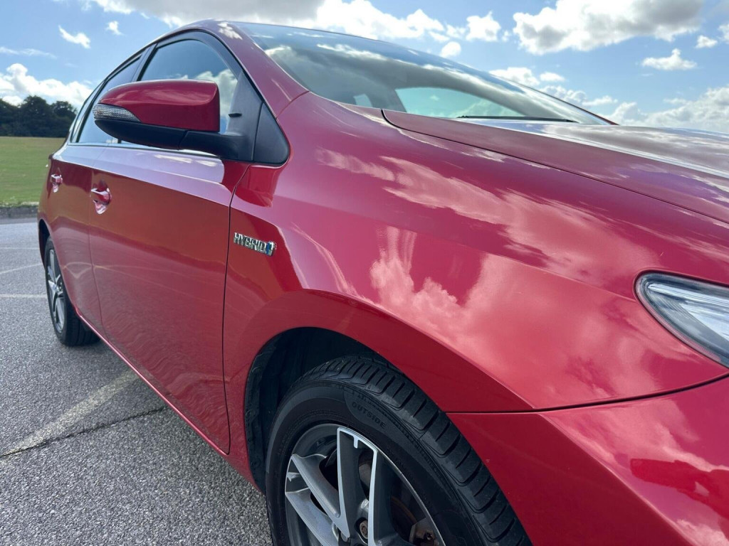 TOYOTA AURIS