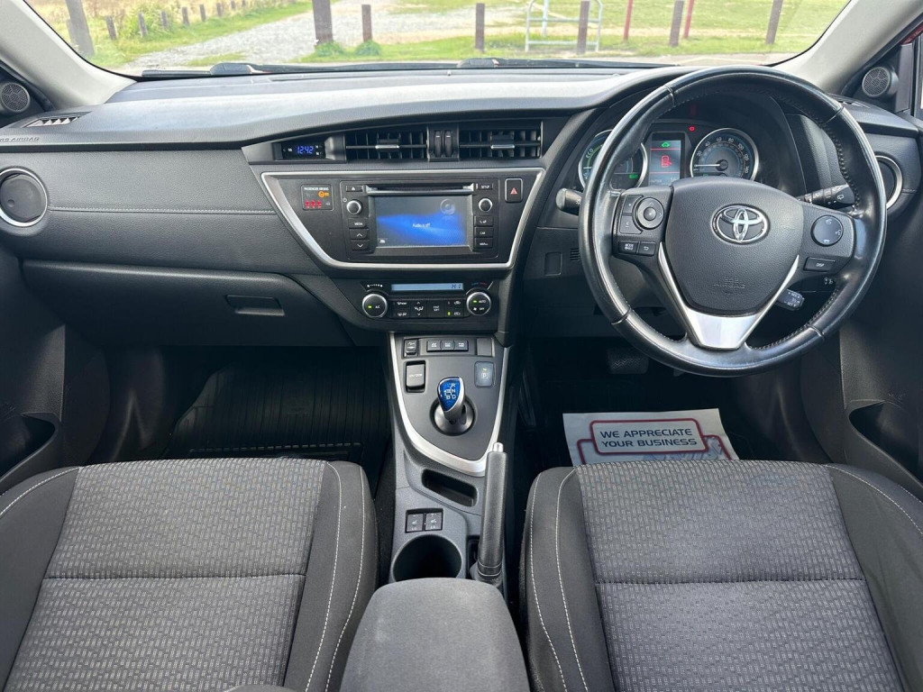 TOYOTA AURIS