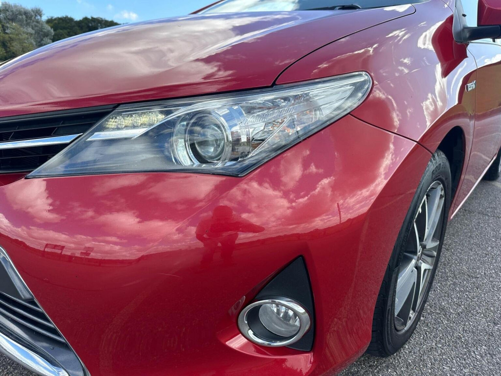 TOYOTA AURIS