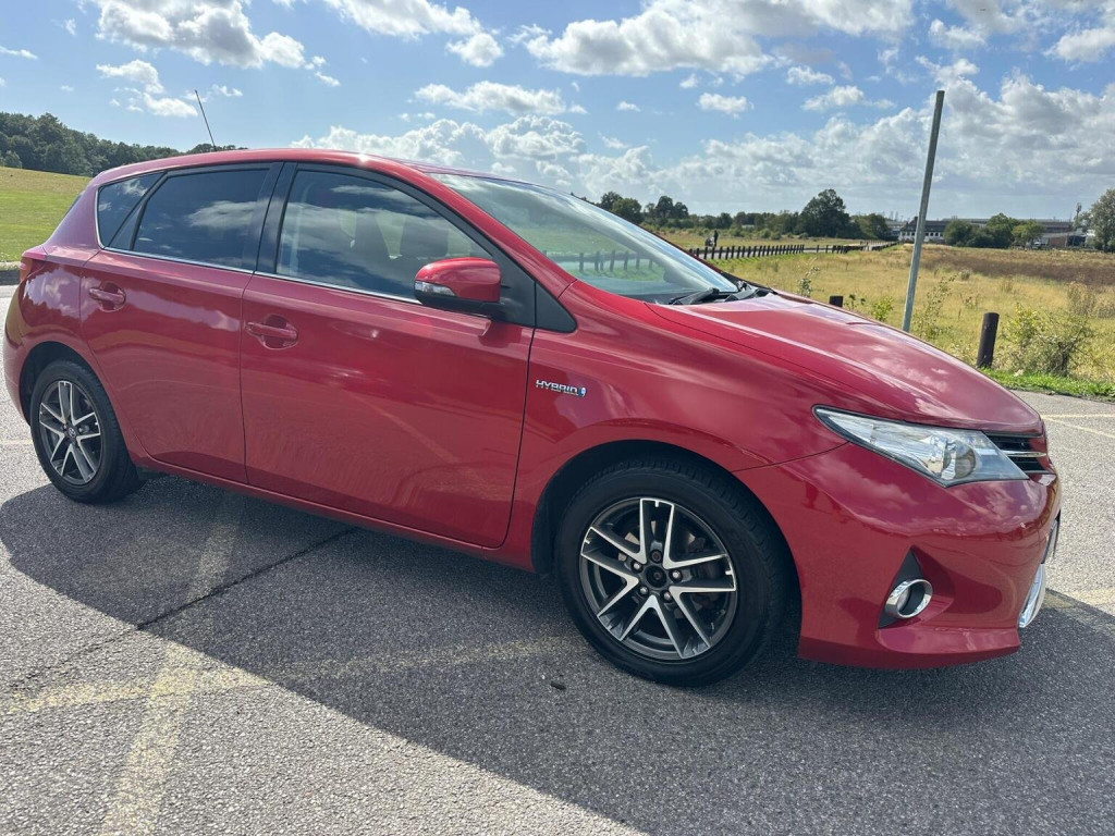 TOYOTA AURIS