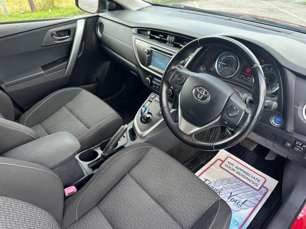 TOYOTA AURIS