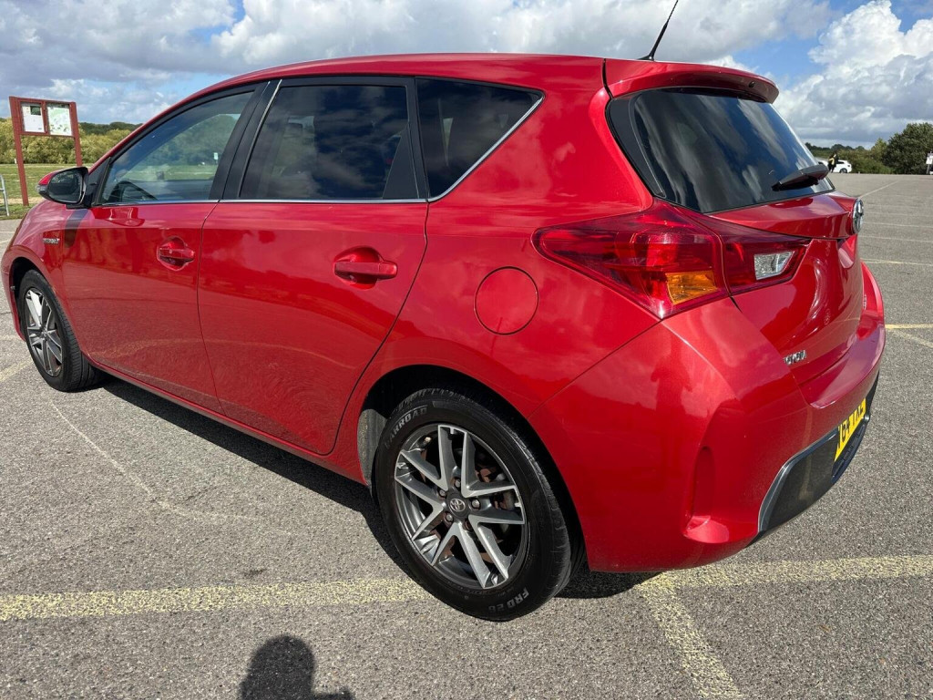 TOYOTA AURIS
