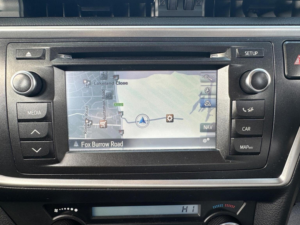 TOYOTA AURIS