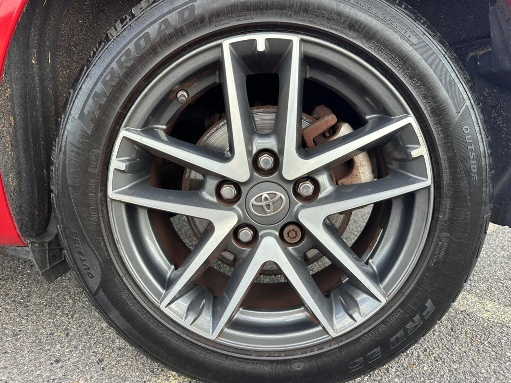 TOYOTA AURIS