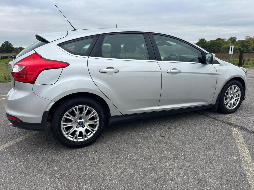 FORD FOCUS
