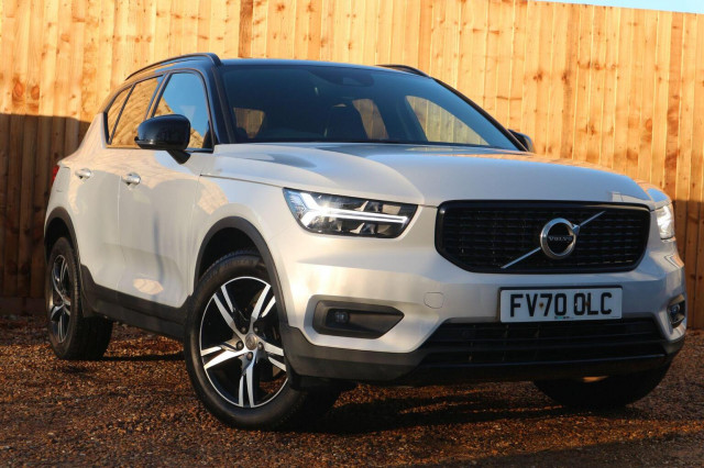 VOLVO XC40