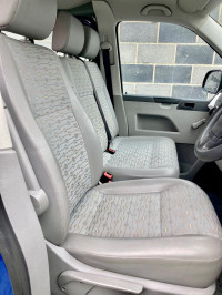 VOLKSWAGEN TRANSPORTER SHUTTLE