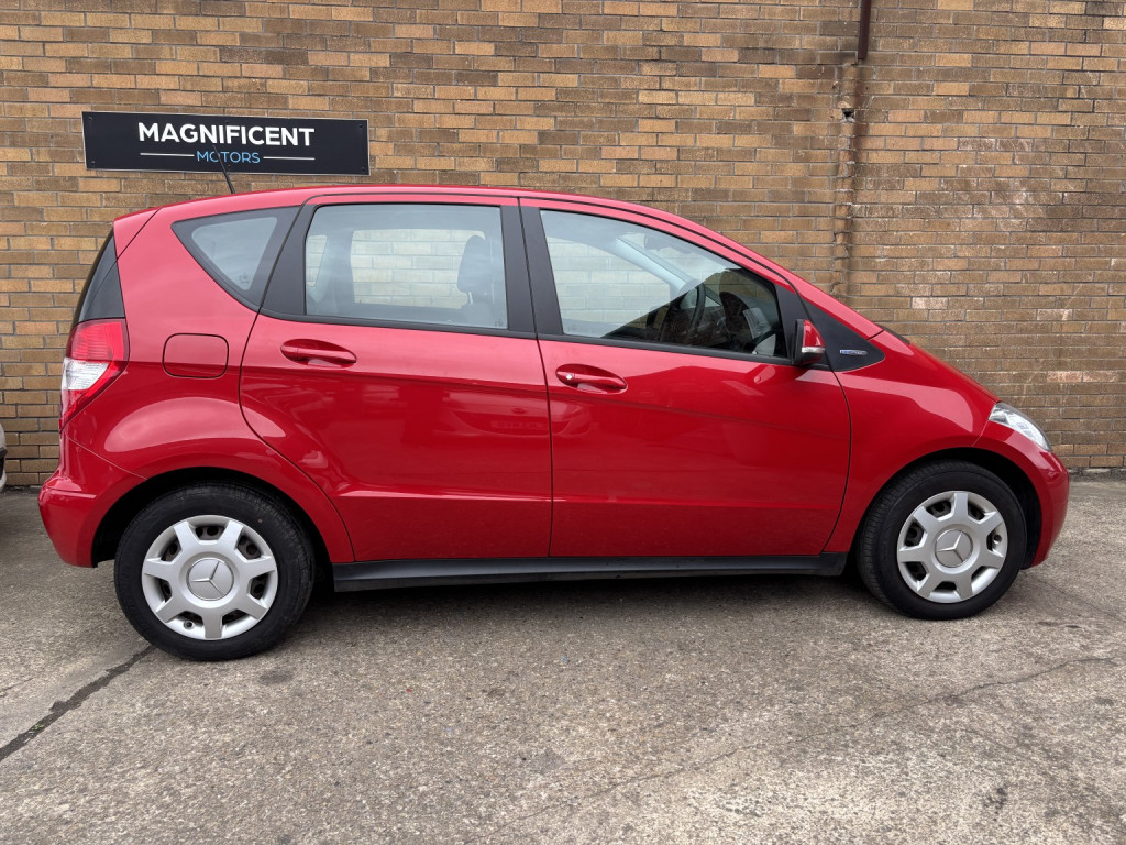 View MERCEDES-BENZ A CLASS 1.5 A160 BlueEfficiency Classic SE