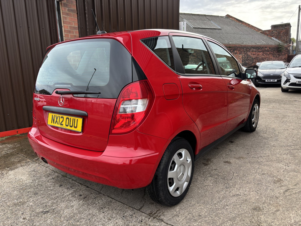 View MERCEDES-BENZ A CLASS 1.5 A160 BlueEfficiency Classic SE