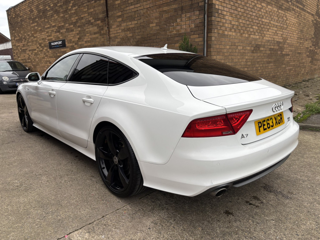 View AUDI A7 3.0 TDI V6 Black Edition