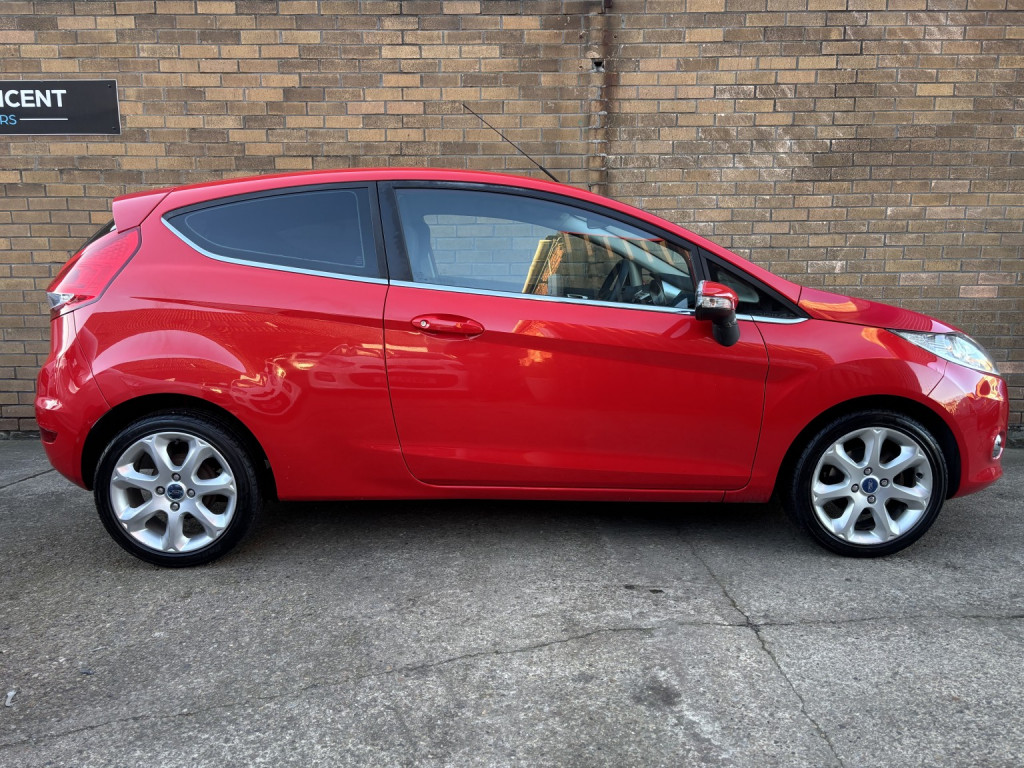 View FORD FIESTA 1.3 Zetec