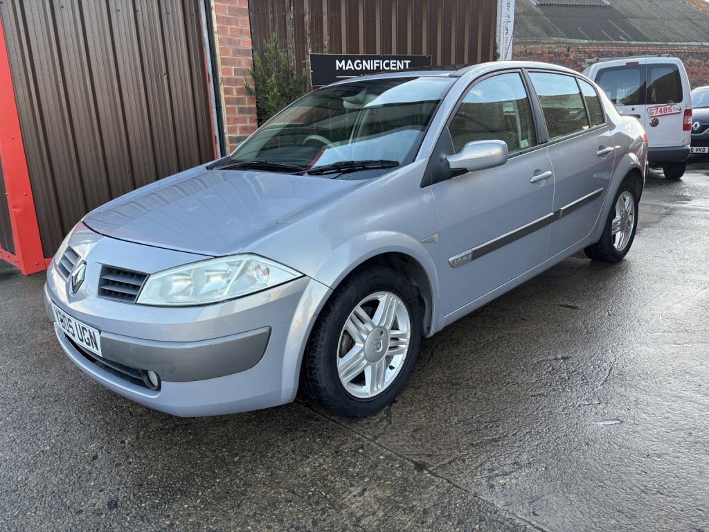 View RENAULT MEGANE 1.6 VVT Privilege