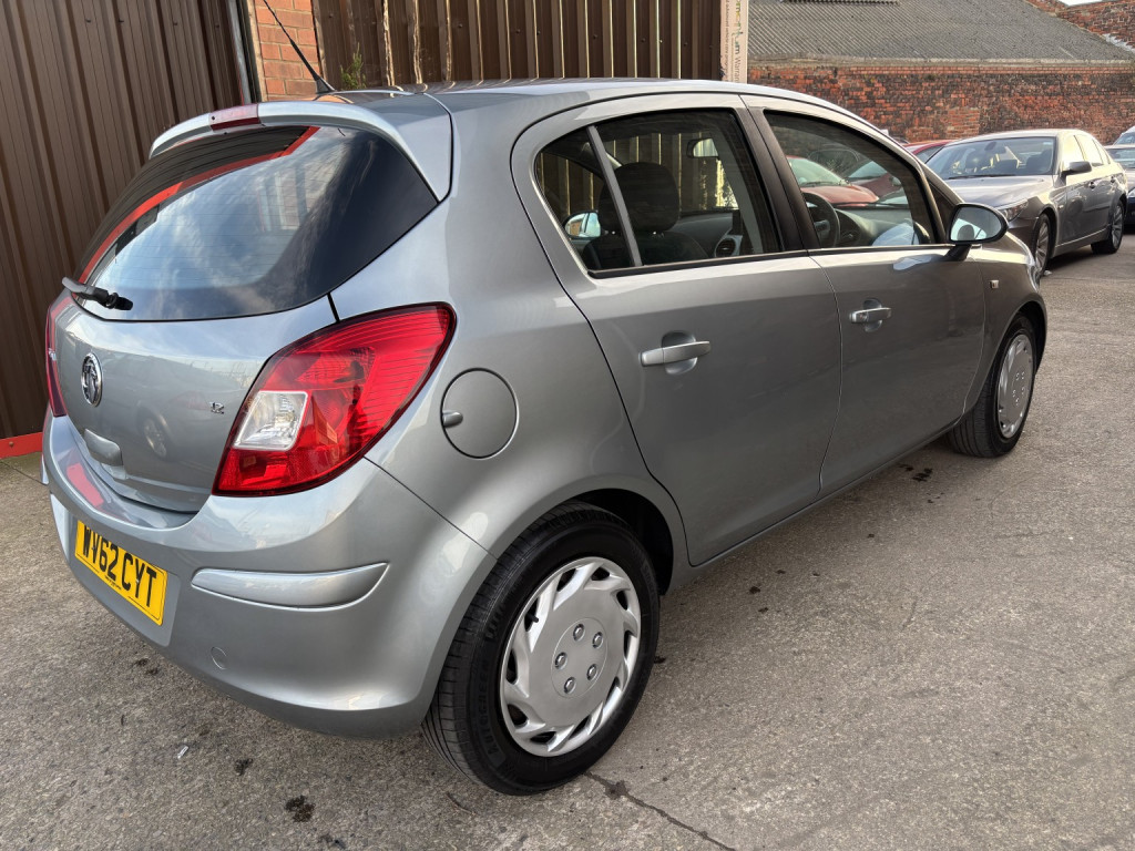 View VAUXHALL CORSA 1.2 i ecoFLEX 16V Exclusiv