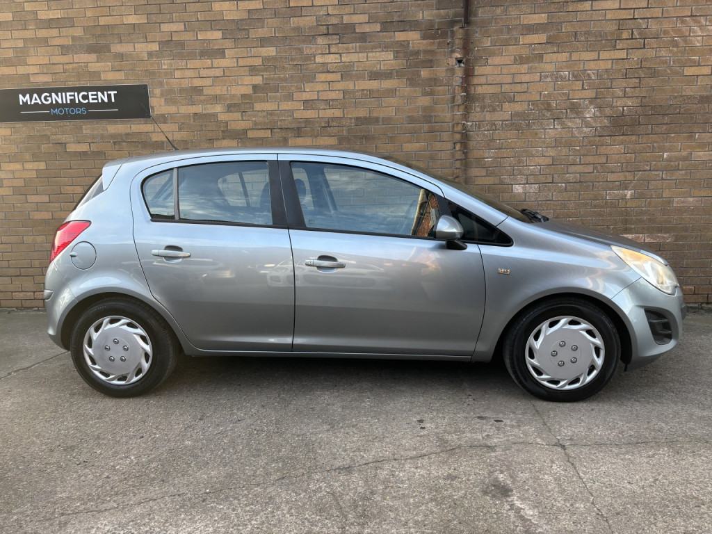 View VAUXHALL CORSA 1.2 i ecoFLEX 16V Exclusiv
