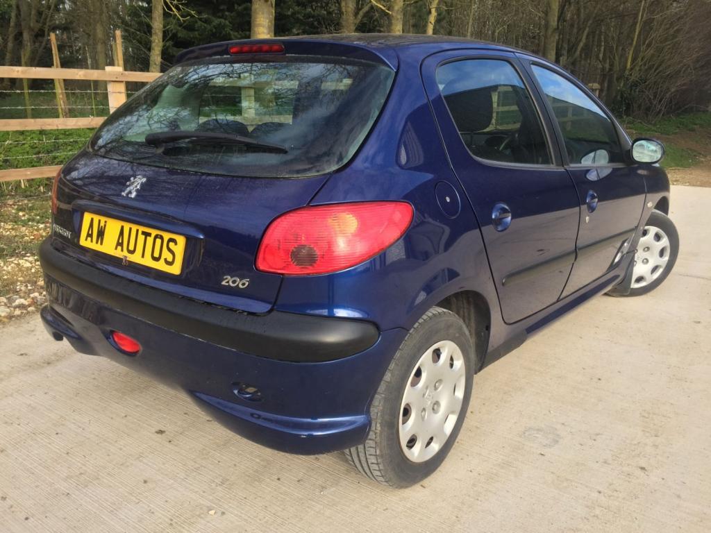 PEUGEOT 206