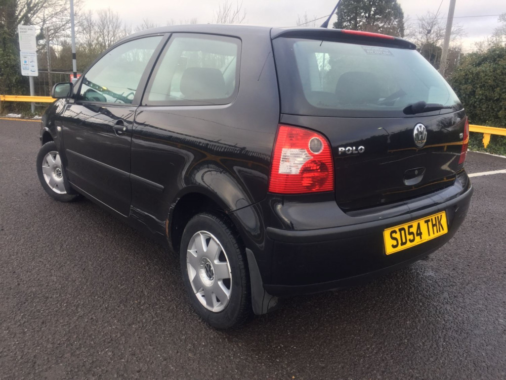 VOLKSWAGEN POLO