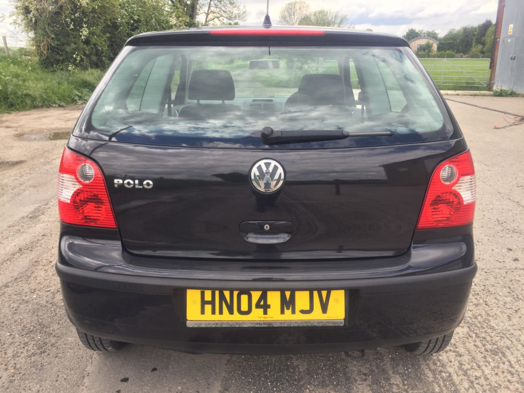 VOLKSWAGEN POLO