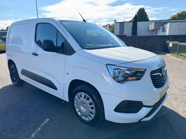 VAUXHALL COMBO 1.6 Turbo D 2300 Sportive (2020/70)