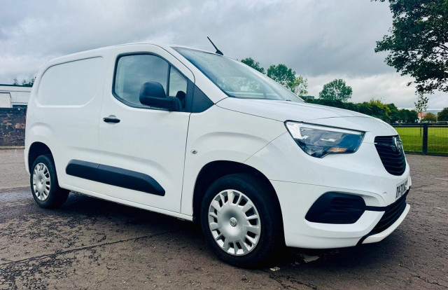 VAUXHALL COMBO 1.6 Turbo D 2300 Sportive (2020/70)