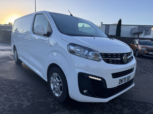 VAUXHALL COMBO 1.5 Turbo D 2300 Sportive (2022/22)
