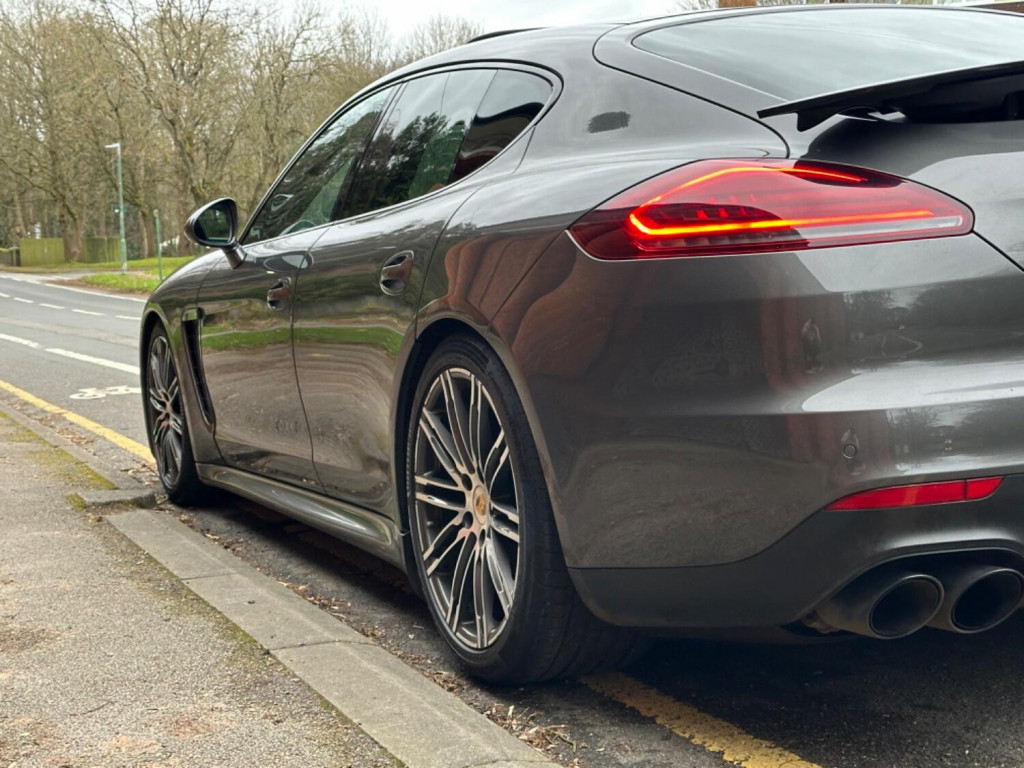 View PORSCHE PANAMERA 4.8 V8 GTS 