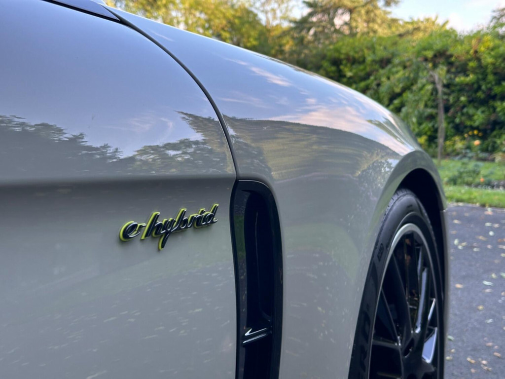 View PORSCHE PANAMERA 2.9 V6 E-Hybrid 14kWh 4