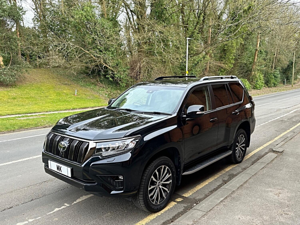 View TOYOTA LAND CRUISER 2.8 D Invincible