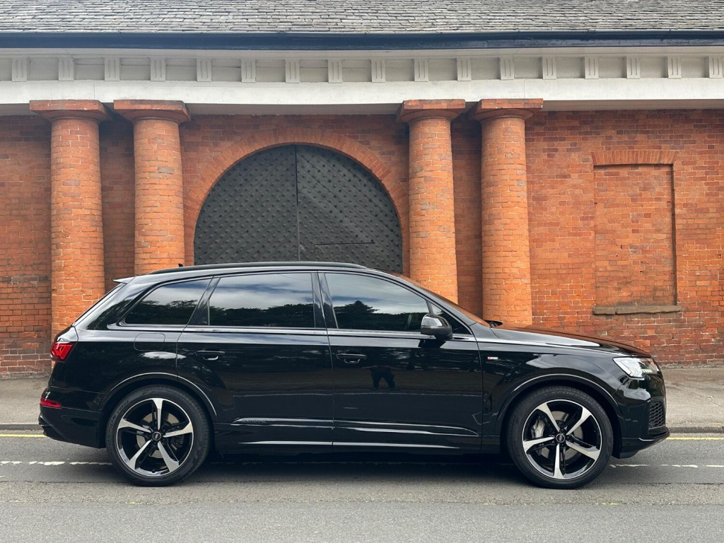 View AUDI Q7 3.0 TFSI V6 55 Black Edition