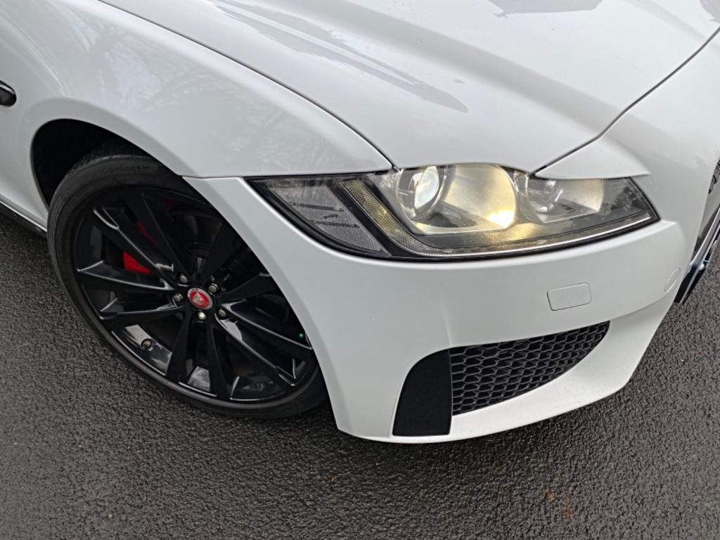 View JAGUAR XF D V6 S