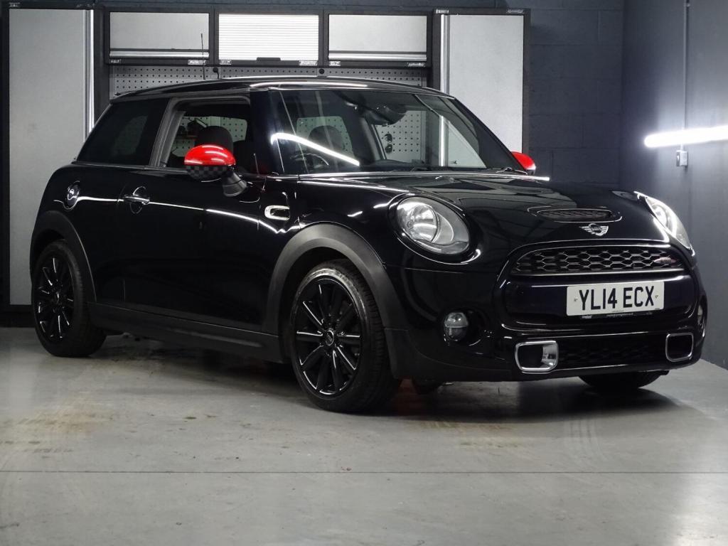 MINI HATCH