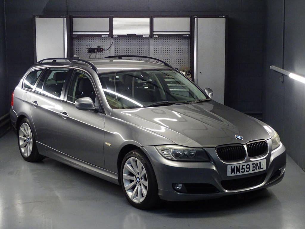 View BMW 3 SERIES 2.0 320d SE Touring