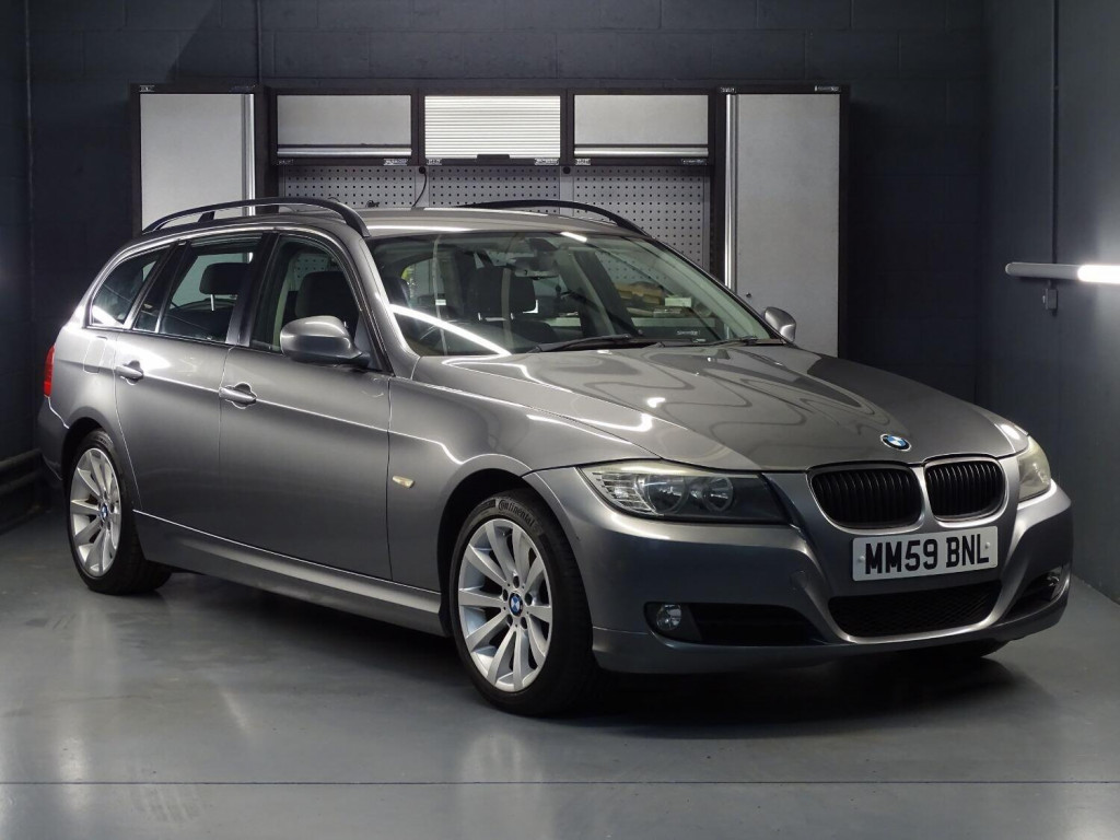 View BMW 3 SERIES 2.0 320d SE Touring